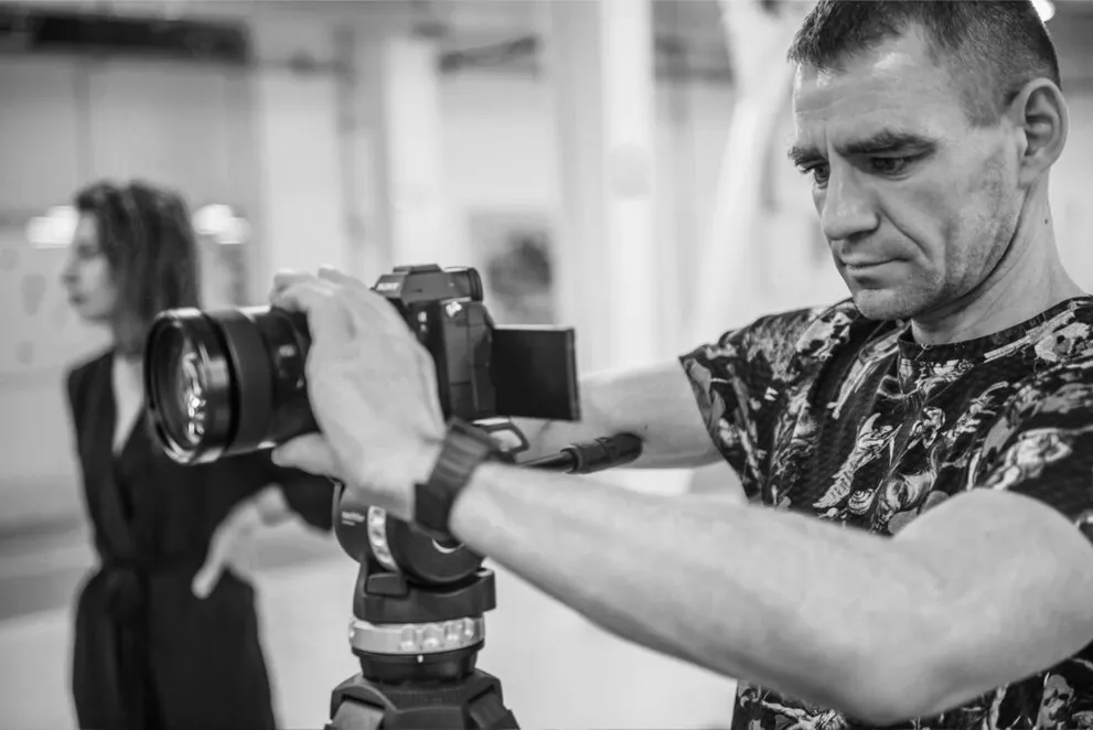 sesje-fotograficzne-franko-stoly-2 Sesja fotograficzna podczas tworzenia Wizualizacji Produktowych Franko stoły